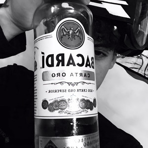 Ron Bacardí (Explicit)