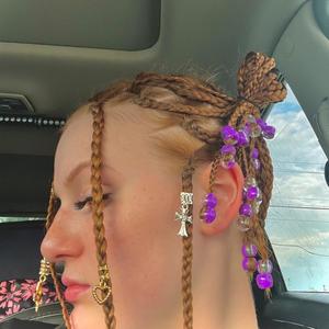 Sweet talk (feat. Adoteazii)