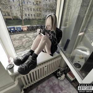 lookscanbedeceiving. (Explicit)