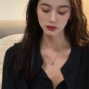 凌绮丽 - 多想在平庸的生活拥抱你