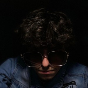 LET ME KNOW(feat. V3 Industries) (Explicit)