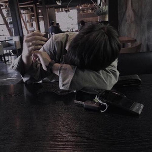 没有你的房间里变得很大很大