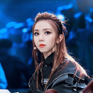 邓紫棋金曲30后台采访，周杰伦小迷妹上线！封面