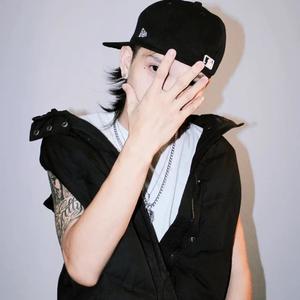 BOOZE (feat. Nazty Kidd) (Explicit)