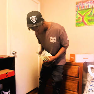 Big Gangstaz (feat. EbkThr33) (Explicit)