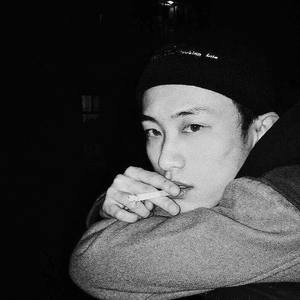 多想在平庸的生活拥抱你