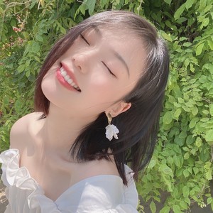 她总是