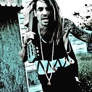 Woodgrain Melody (feat. Brisco) (Explicit)