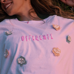 Diferente
