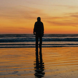 Don't Give Up (Interlude) (feat. Chino Hoven)