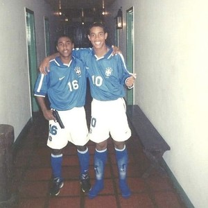 Me la llevo (feat. crstbl)