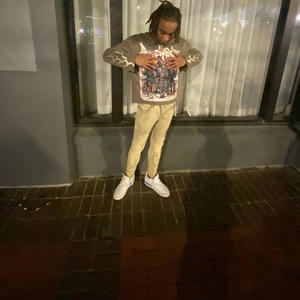 Moves Like A Smacka (feat. YouxngZer0) (Explicit)