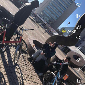 Parempaa (feat. Vakki)