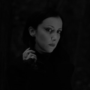 Resilientes(feat. Nathalie Astrada)