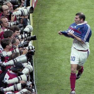 MOVIES (feat. loyal lee) (Explicit)