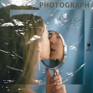 【FREE】”PHOTOGRAPH“