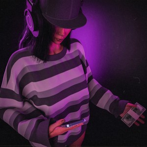 Она делает красиво (Explicit)