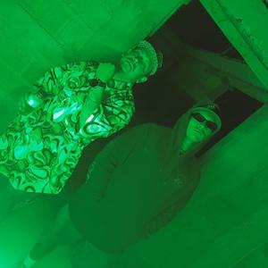 Todo se va a la Mierda (feat. Black One) (Explicit)