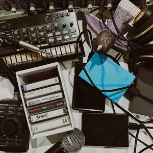 Revolution (feat. Deadly Hunta)