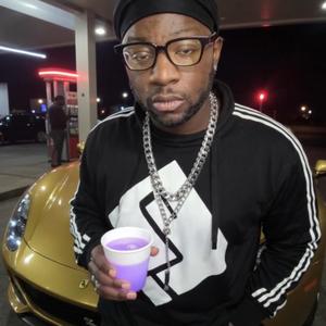 Pop out and show niggas (feat. KING SHABAZZ) (Explicit)