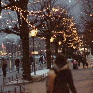 christmas lights & pretty eyes