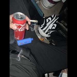 Sin Motivos (feat. GJ) (Explicit)