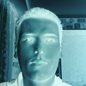 Я тянусь к iPhone (Explicit)