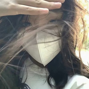 一顾青山 - 她一定比我成熟 (0.8Ｘ)