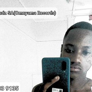 Nzok'Manzisa (feat. Dj Artido RSA, Dj Ndiira CT & Mr Man CPT)