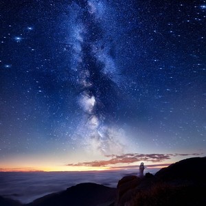 Notes Drift Into Dim