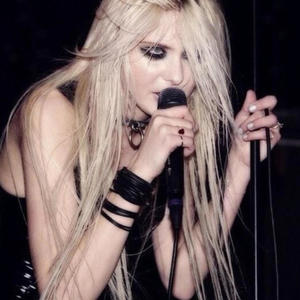 goth ngga stuntin (Explicit)