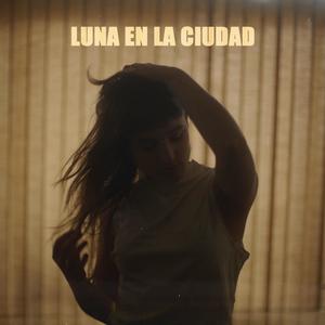 Luna en la ciudad