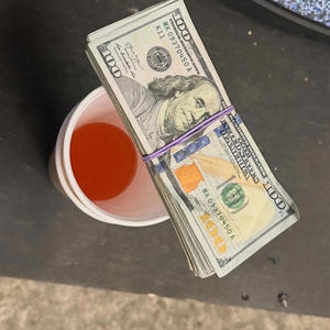 Different Feeling (feat. Guapelupe & Fleeze) (Explicit)