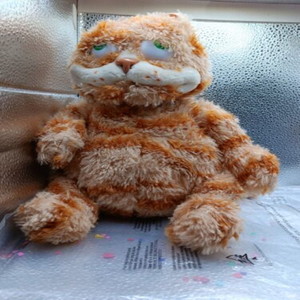 skin me into bits and pieces <3 (Explicit)