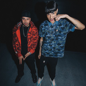 Chega Junto Novinha (Explicit)