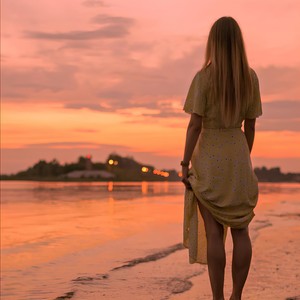 Nobody Sees, But I Do