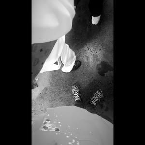 Drowning in my thoughts (Explicit)