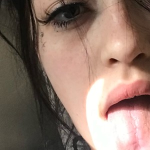 Compare 2 Me (Explicit)