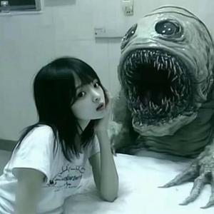 LUHBITXH (feat. C.kSCAR) (Explicit)