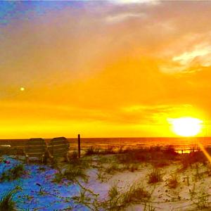 Sunset (feat. Dreamii) (Explicit)