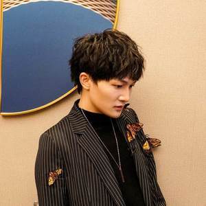 周深的逆袭史，凭借实力一首封神