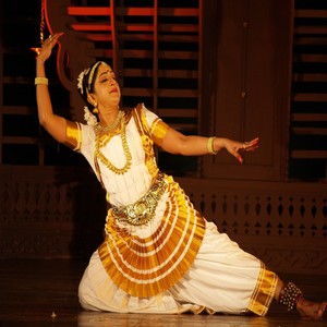 Silpaveenalu Meetuthunnadi Krishnavenamma (Live)