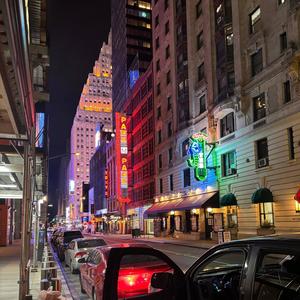 ToTheFloor (NineTeen)