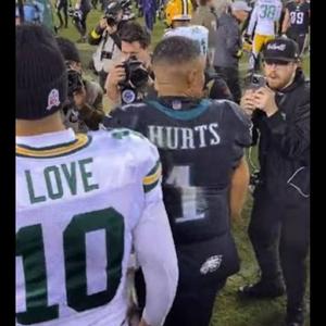 LOVE HURTS (feat. BG Glacc) (Explicit)