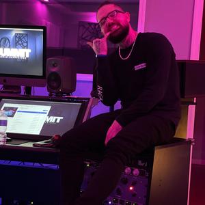 Level (feat. fiction.) (Explicit)