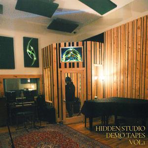 CHILLS (feat. ELLIOTT MAJOR)