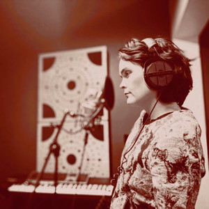 Pájaros de fuego (Banda Sonora Original del documental Hawker Hunter: El ruido del silencio)