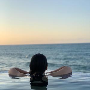 Moving On(feat. Vusa Bentley) (Explicit)