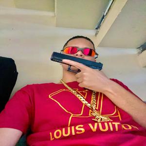 Outfit que ela ama (feat. Meno Rk & DJ Gik) (Explicit)