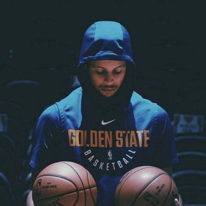 Steph With The Shimmy